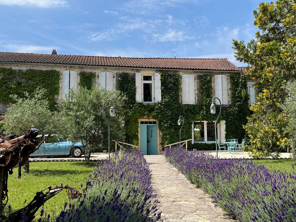 Séjour clés en mains avec dîner, massage en duo et surclassement près d'Angoulême - 4* - 2