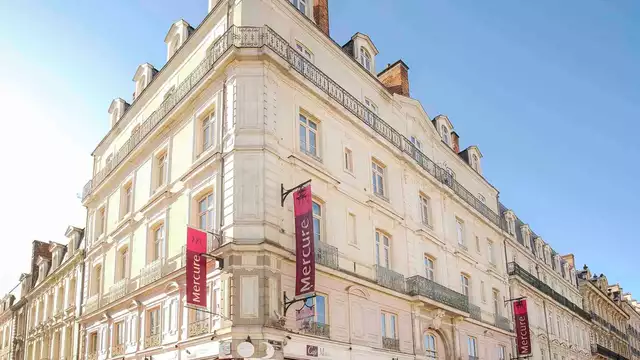 Escapada en pareja en Rennes con copas de bienvenida y caja romántica