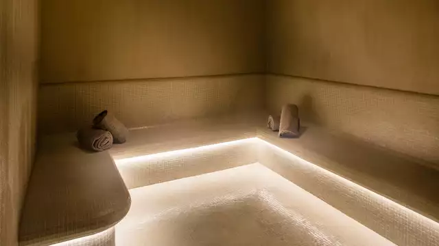 Gourmandise et bien-être en chambre avec balcon à Aix les bains