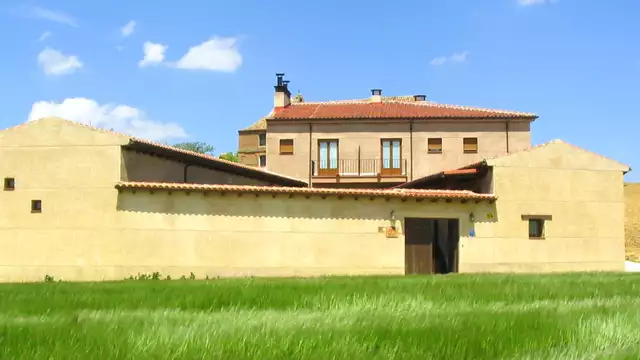 Reposez-vous dans cet hôtel avec dîner inclus à Villanueva de la Condesa