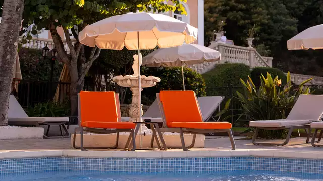 Verblijf in een suite met diner in de buurt van de mooiste stranden van de Côte d'Azur