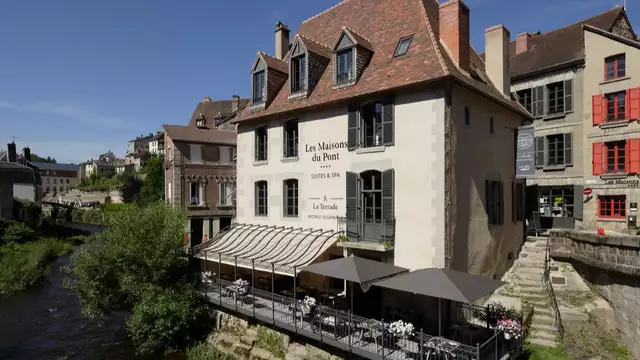 Relájate en un establecimiento con encanto a orillas del río Creuse.