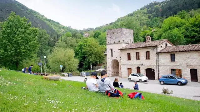 Séjour à Frasassi en chambre double, demi-pension