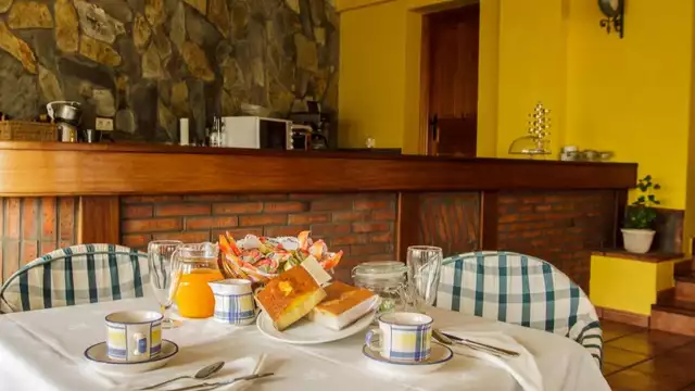 Escapada Romantica en una bonita posada con vino y bombones