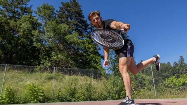 accès au court de tennis pour 2 adultes