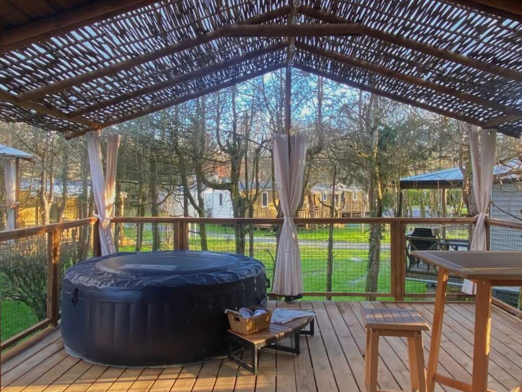 Romantisme dans le Périgord avec champagne et bains à remous - 3* - 1