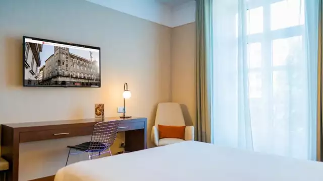 Escapada romántica en Santiago de Compostela con cava, bombones y salida tardía