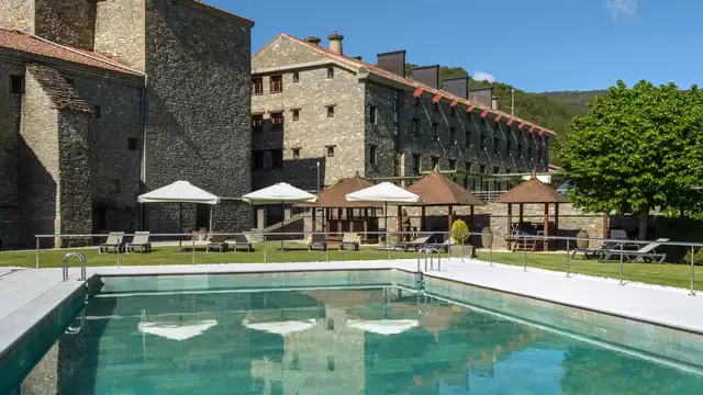 Lujo y relax en pleno Pirineo en este 5 estrellas con acceso al SPA