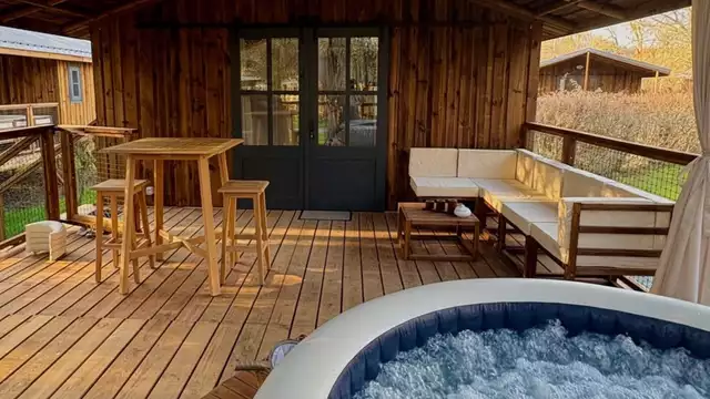 Romanticismo en el Périgord con champán y jacuzzi