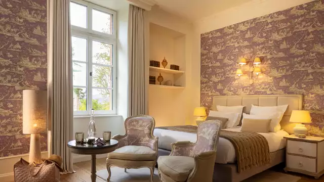 Fugue de détente dans un château 5*