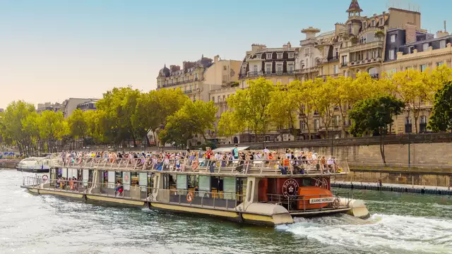 Escapada para dos a las puertas de París con crucero por el Sena