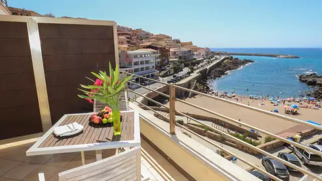 Zomer op Sardinië: 4 * hotel met ontbijt aan zee in Castelsardo