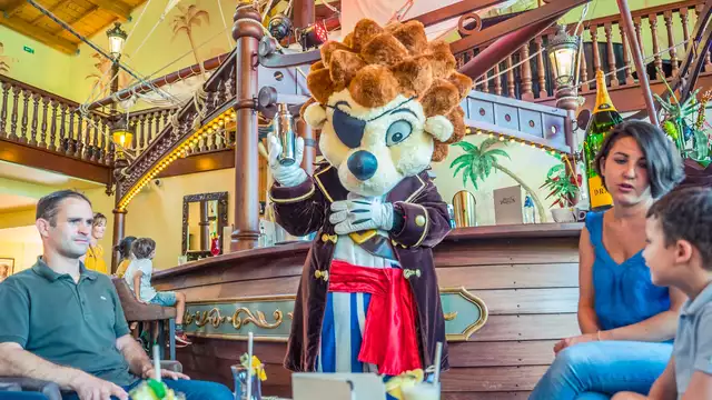 Escapade Gourmande en Famille avec Chambre Quadruple et Entrées pour Nigloland !