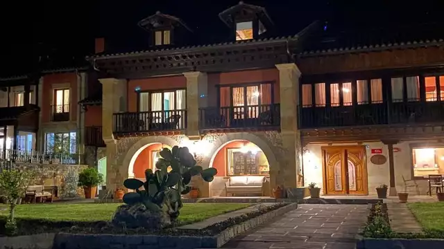 Estancia en Cantabria en suite con jacuzzi con bodega y cata incluidas
