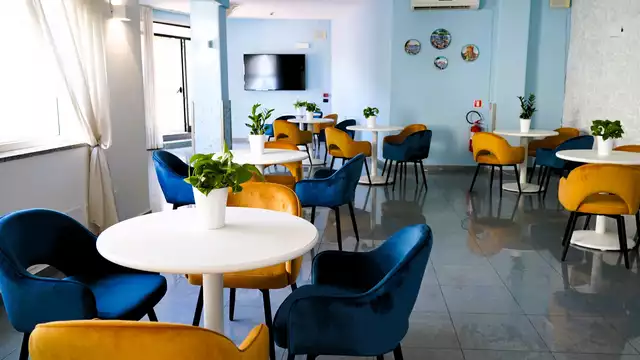 Resort da sogno ad Ischia con pensione completa, spiaggia e piscina