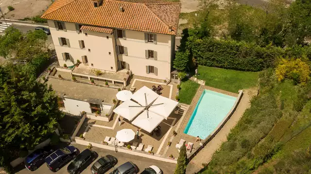 Découvrez Sienne avec une bouteille de vin incluse