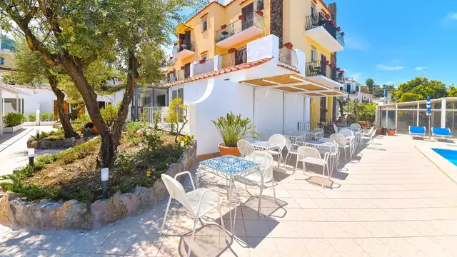 Vacanza al mare sull'isola di Ischia con colazione inclusa