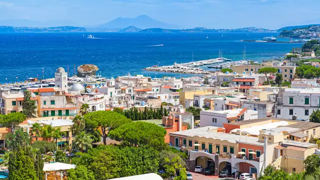 Goditi una vacanza a Ischia con colazione e drink di benvenuto