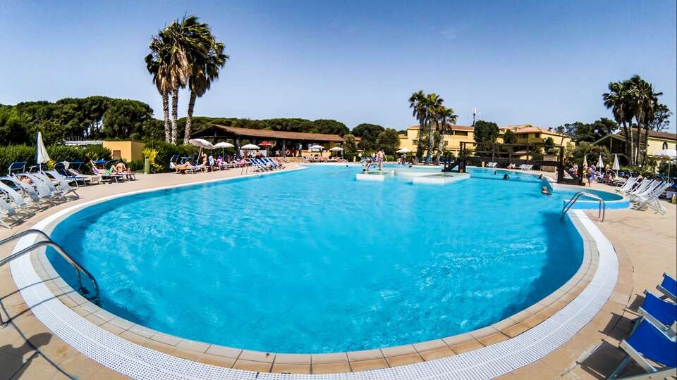Vacaciones en Cerdena en media pension con spa y ferry desde Barcelona noches