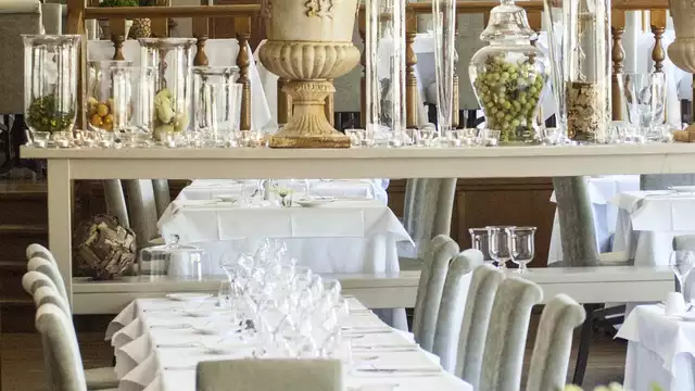 Romanticismo en un hotel del siglo XVII y cena en Ardenas desde noches