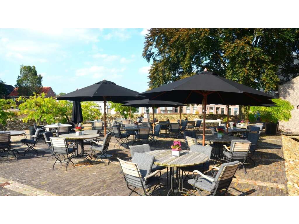 Nuitée historique dans la belle Coevorden - 4* - 4