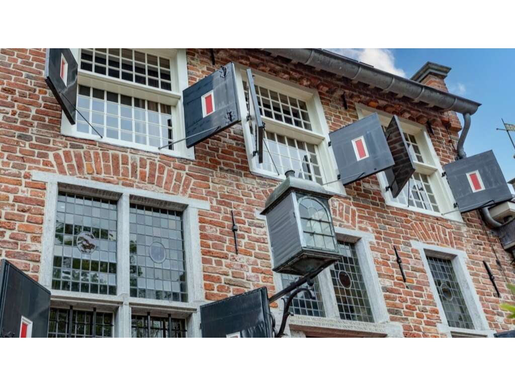 Nuitée historique dans la belle Coevorden - 4* - 1