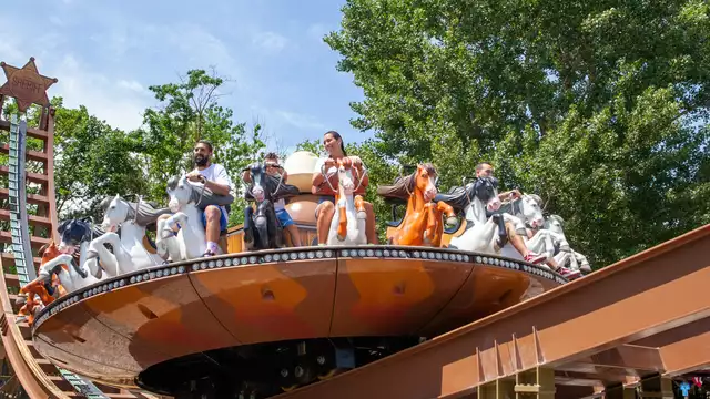 Vacaciones en la Riviera con entrada al parque de atracciones Mirabilandia
