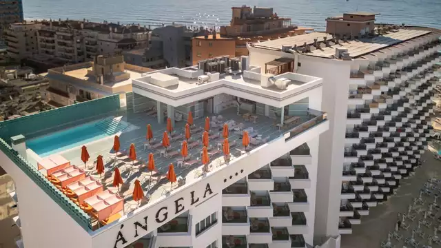 Escapade avec vue sur la mer, bouteille de cava et accès à la zone de détente à Fuengirola