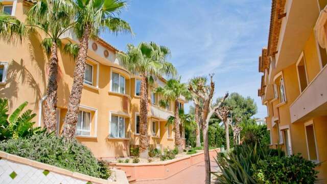 Fuga a Jávea in camera superior con terrazza e colazione inclusa