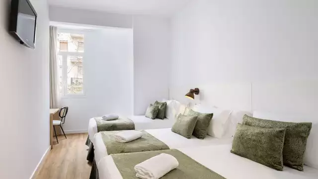 Soggiorno con la famiglia a Barcellona in camera per 3 adulti