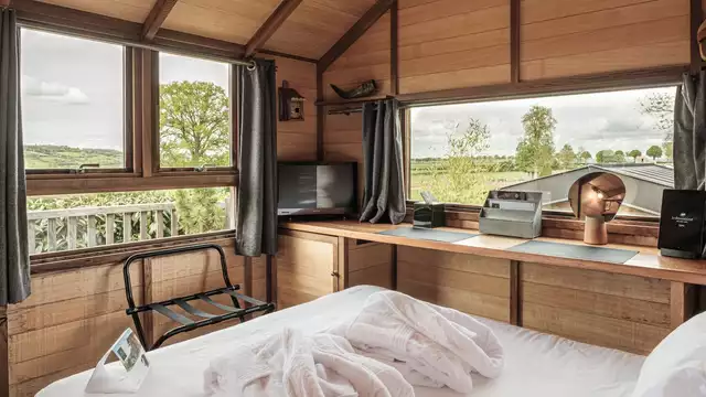 Estancia original en Cabanon des Prés Verts, con jacuzzi y escapada en 2CV.