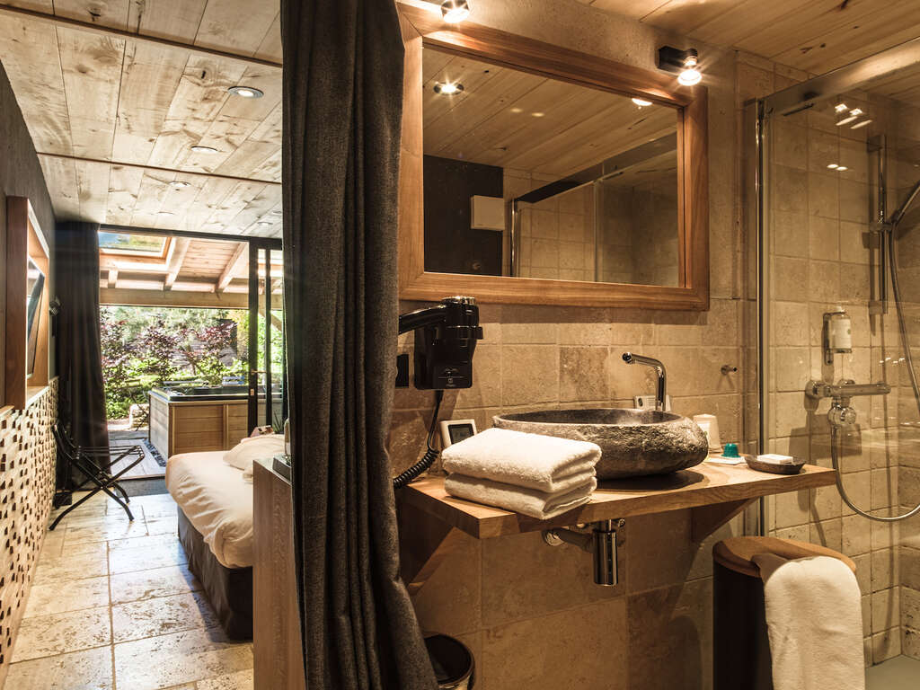 Séjour insolite au Lodge avec bains à remous privatif et escapade en 2CV - 1