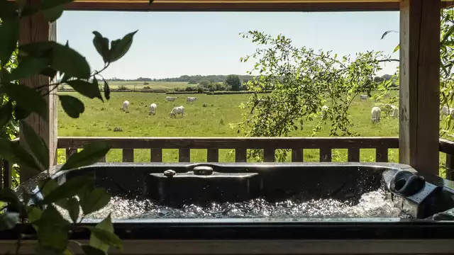 Un soggiorno speciale al Refuge des Prés Verts con jacuzzi privato e un’escursione in 2CV