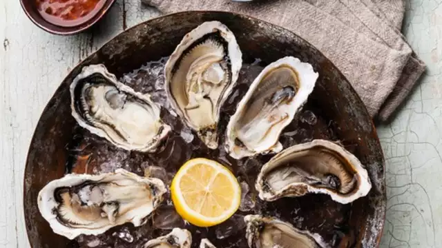 Cena per due persone in un hotel 4* sull'acqua a Loosdrecht (Paesi Bassi)
