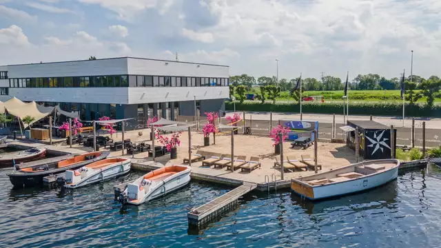 Goditi il lusso e il comfort ai laghi di Vinkeveen, vicino ad Amsterdam