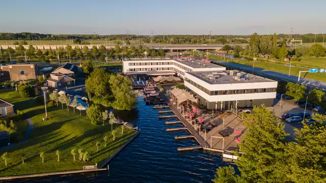 Goditi il lusso e il comfort ai laghi di Vinkeveen, vicino ad Amsterdam