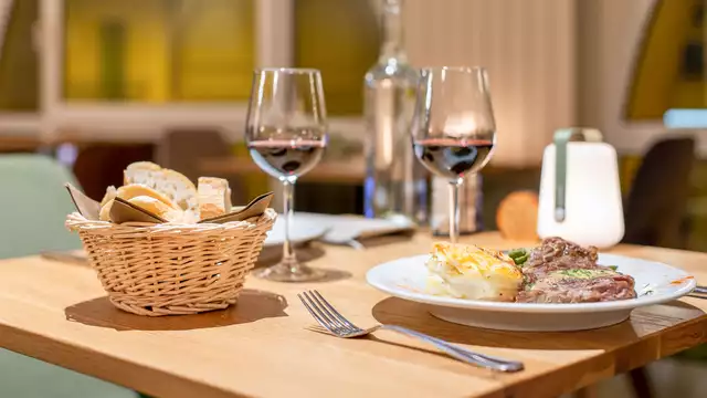 Profitez du calme aux portes de Tilburg, avec un délicieux dîner de 2 plats inclus