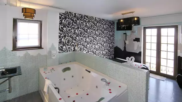 Uitje in een superior kamer met bubbelbad in Santillana del Mar