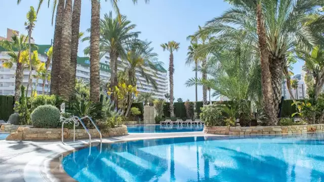 Profitez de vos vacances à Calpe : dans un hôtel 4* à 200m de la plage.