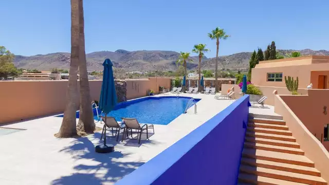 Détendez-vous sur la côte d'Almeria avec accès au spa et demi-pension