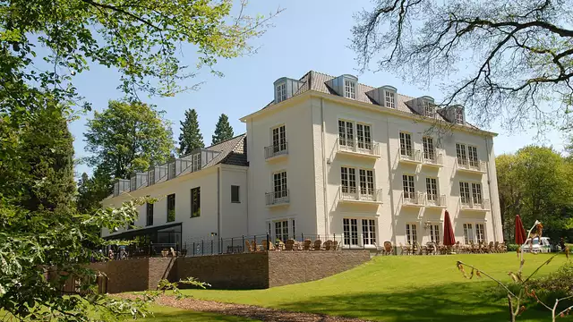 Séjour romantique près d'Arnhem avec cava en chambre et petit-déjeuner copieux
