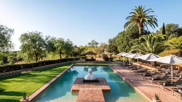 Luxe 5* dans une chambre suprême avec spa privé dans un hôtel design sur la Costa Brava