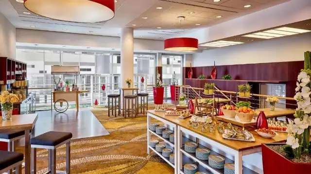 Escapada con cena en la vibrante Düsseldorf