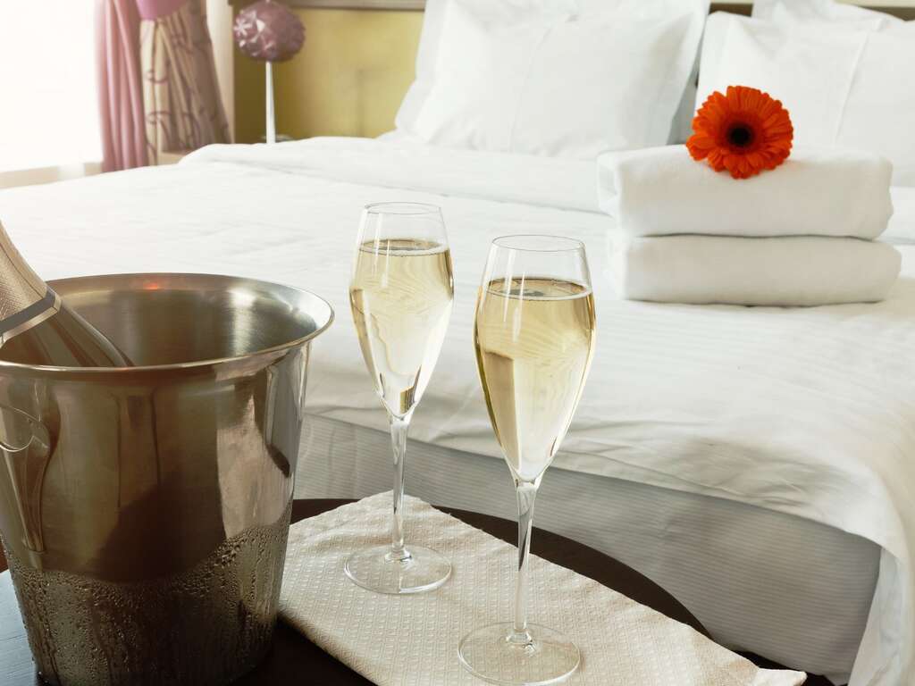 Escapade Dans La Tranquilité De Han-sur-lesse + Bouteille De Cava Dans La Chambre - 3* (ref 48598)