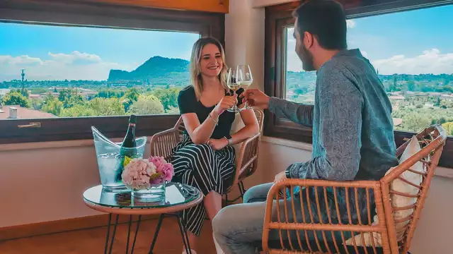 Offerta sul Lago di Garda: con cena degustazione, mezza pensione, spa e degustazione di vini