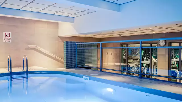 Découvrez Lyon et profitez d'une piscine intérieure