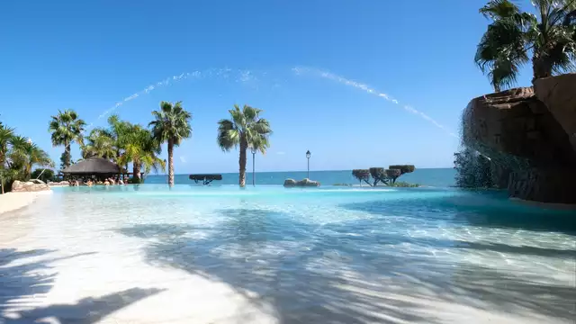 Escapada para enamorados con desayuno, spa y detalles románticos con vistas al mar