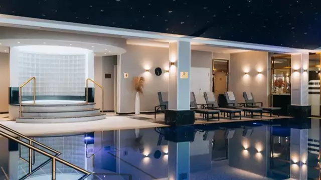 Escapada de lujo en un hotel de 5 estrellas con spa, cerca de Colonia