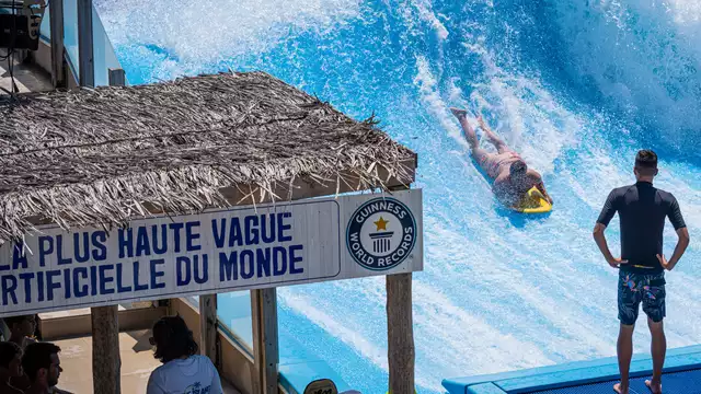 Escapade près d’Avignon avec entrées au Parc Aquatique Wave Island (30 min en voiture)