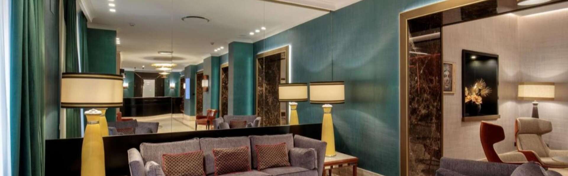Hôtel 4* à Rome avec terrasse panoramique, bouteille de vin dans la chambre et départ tardif